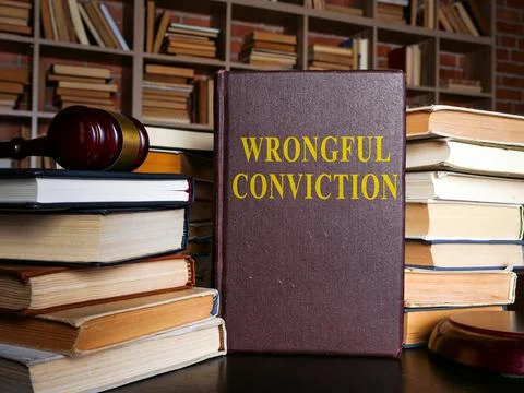 The book about Wrongful conviction and gavel. Foto stock
