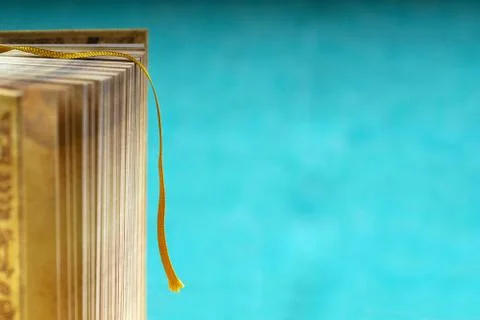 Book on a blue background. Back to school. Copy space Foto stock