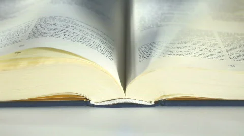 Book scrolling by wind  Stockbeeldmateriaal 625606