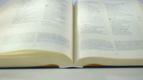 Book scrolling by wind Stockbeeldmateriaal 626275