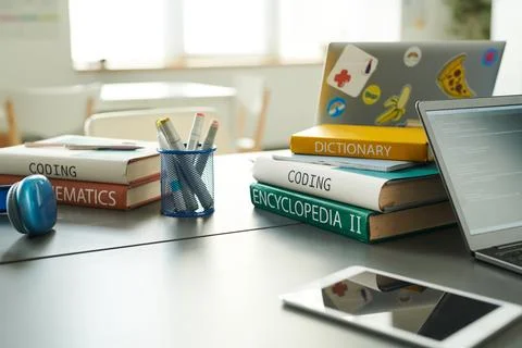 Book Stack on Table in Library Foto stock