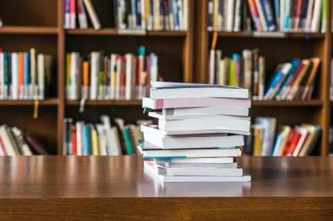 Books on the table in the library Foto stock