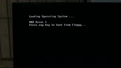Boot error message on computer monitor Video stock 99828655