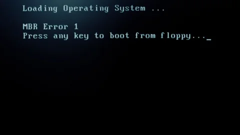 Boot error message on computer monitor Video stock 99828669