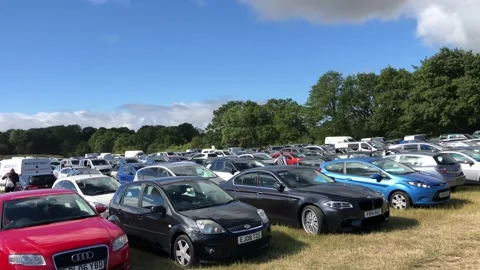 Boot sale  carpark Видео 134386427