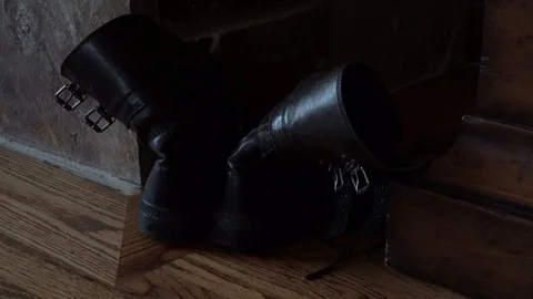 Boots Sitting on the ground Vidéo 124356266