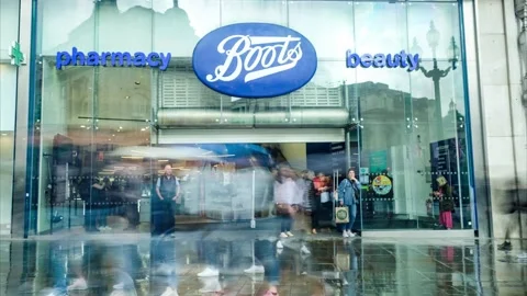 Boots store, London Vídeos de archivo 241235484