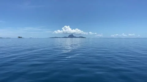 Bora Bora island view from Tahaa lagoon 库存影片 344477643