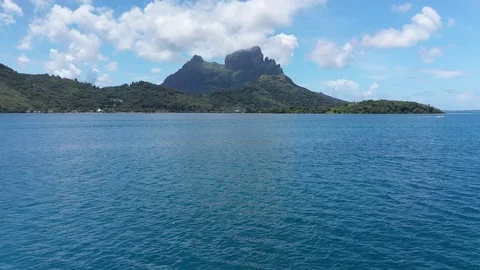 Bora Bora low reveal Stock Footage 126808645