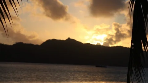 Bora Bora - Sunset at Sea Vídeo Stock 103334139