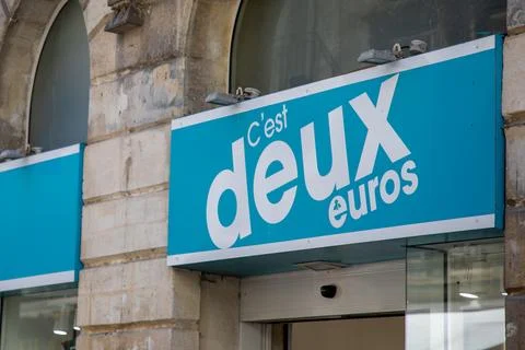 Bordeaux , France -  03 17 2024 : c'est deux euros logo brand and text sign.. Stock Photos