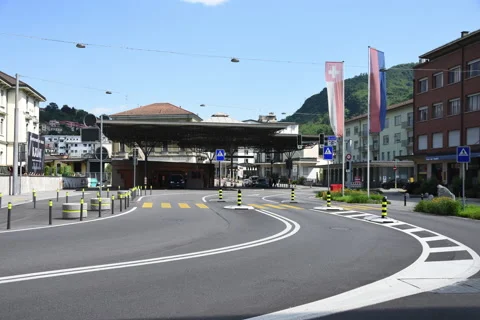 Border crossing between Switzerland and Italy (Ponte Chiasso), Ticino Video stock 130737697