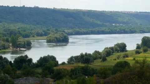 The border of Ukraine and Moldova between the city of Soroka and Yampil. 库存影片 138342216