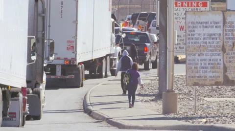 BorderCrossing Video stock 60118996