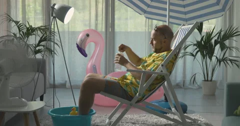 Boring summer vacations at home Vídeos de archivo 162386853