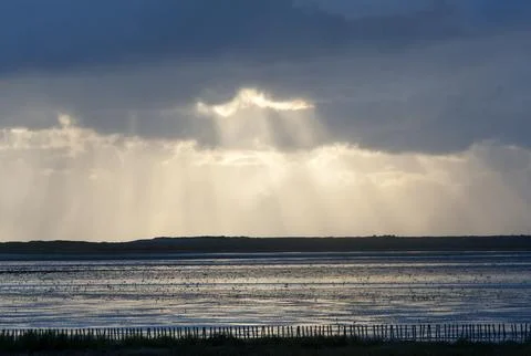 Borkum Germany Dramatic sunset over the mudflats of the Wadden Sea (Waddenzee 스톡 사진