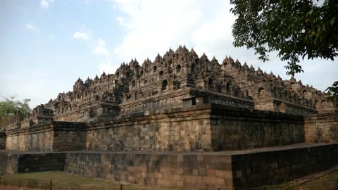 Borobudur buddhist temple in Java island, Indonesia. Unesco complex. Vídeo Stock 163171170