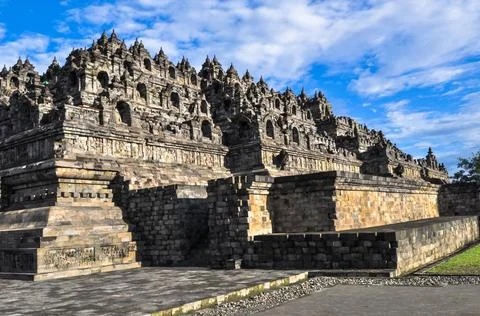 Borobudur complex in Yogjakarta in Java Borobudur complex in Yogjakarta in... Stock-Fotos