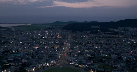 Boryeong city night view with circular intersection, South Korea 스톡 동영상 336794960