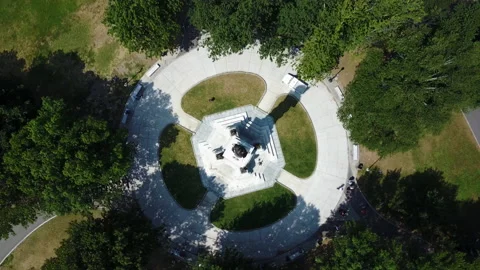 Boston Common Drone Fly Over Statue 库存影片 162763880