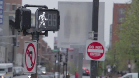 Boston Downtown Pedestrian Light Countdown and Street Traffic 02 MP4 Vidéo 70031534