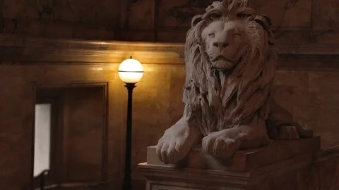 Boston Lion Statue Inside Downtown Library 01 HQ Видео 70009396