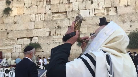 Bosun's Call - Blowing of Shofar 動画素材 55118439