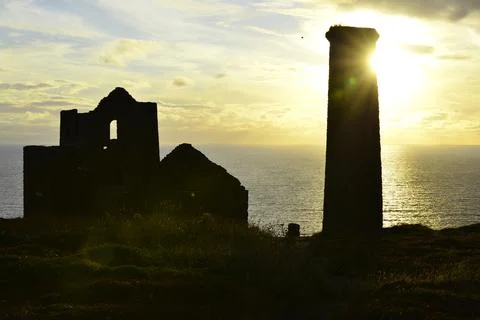 Botallack tin mine in Cornwall at sunset. Фото