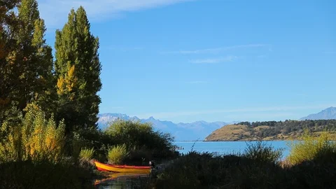 Bote en lago Stock Footage 128213251