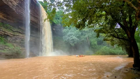 Boti Waterfall: 4K Tranquility in Ghana's Eastern Region Video stock 280447338