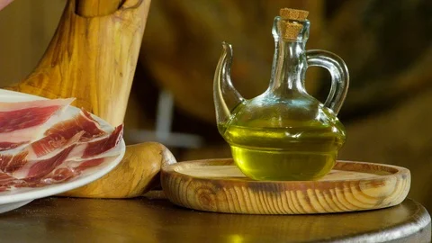 Bottle, Close-Up, Panning, 20 Seconds Or Greater, Indoors, Day, Food, Plate, Stock Footage 94048454