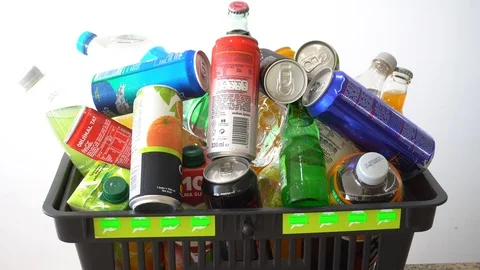 Bottle drink in basket Vidéo 91584793