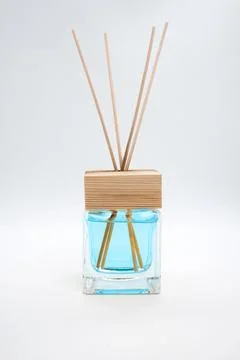 A Bottle of Lavender Fragrant Oil Diffuser with Reed Sticks, isolated on whit Foto stock