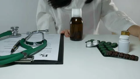 Bottle with medicine Stock-Footage 89830472