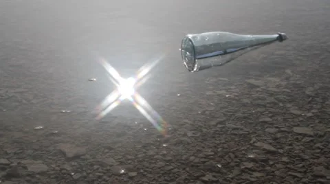 Bottle with message in water Video stock 61146664