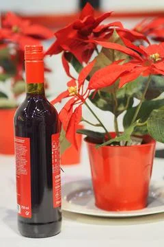 A bottle of red wine on the table. Foto stock