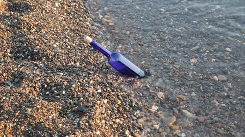 Bottle in the sea Video stock 28527705