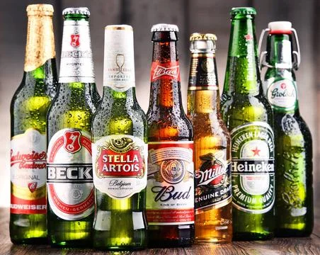 Bottles of assorted global beer brands POZNAN, POLAND - JULY 21, 2017: bee... 스톡 사진
