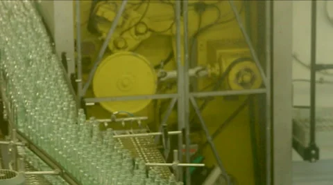 Bottles on the conveyor. 動画素材 49539058