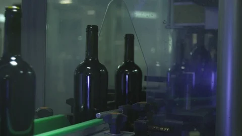 Bottles on factory 動画素材 93799004