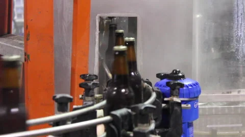 Bottles on the Line 库存影片 52179689