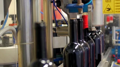 Bottling lines and wine bottling equipment 库存影片 44825975