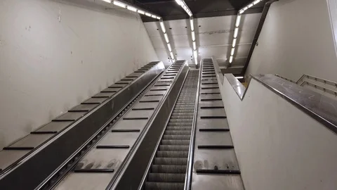 Bottom of a Dirty Automatic Escalator Pan 스톡 동영상 102449783