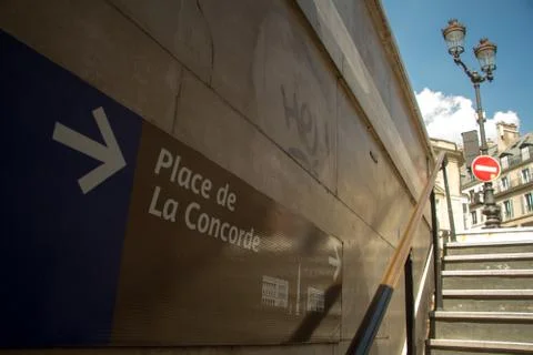 Bottom view of the exit sign from the metro station to Concord Square in Pari Stock Photos
