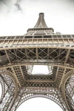 Bottom view of famous Eiffel Tower in Paris, France Foto stock