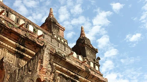 Bottom view of the pagoda and sky, clouds fly fast Video stock 34130231