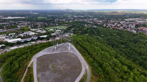 Bottrop Tetraeder and Halde Hyperlapse Aerial Orbit Over the Ruhr Germany Stockbeeldmateriaal 336452017