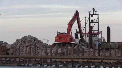 Boulder handling in harbour extension project 스톡 동영상 41887722