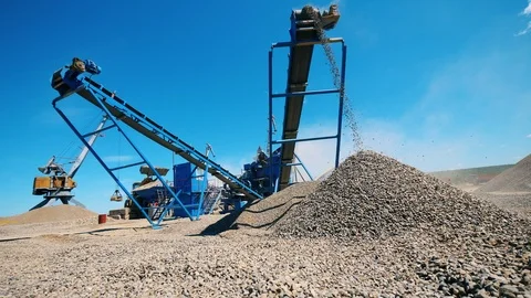 Boulder quarry with functioning excavation machines 動画素材 114302617