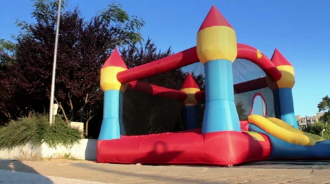 Bouncy castle goes down Vidéo 50647840